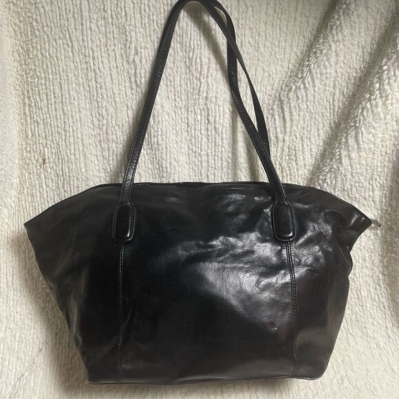 HOBO leather Black shoulder bag with silver tone hardwares. - Picture 2 of 14